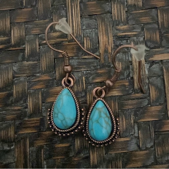 SET of FOUR PAIRS of Earrings - Picture 8 of 11